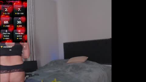 Classicbarbie12 online show from April 20, 2:31 pm