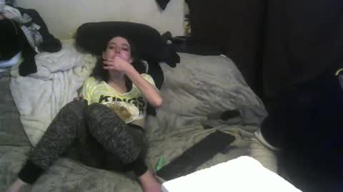 Snapshot of countryfuckers chatting on December 26, 9:33 am Alaskawildcouple online show from December 26, 9:33 am