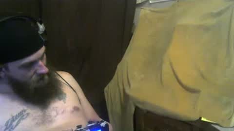 Snapshot of countryfuckers chatting on January 2, 10:16 am Alaskawildcouple online show from January 2, 10:16 am