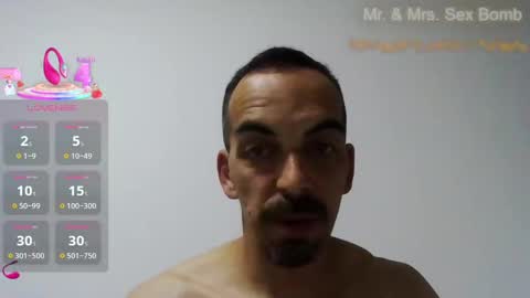 Snapshot of couple2021iam chatting on October 12, 2:21 am Alone online show from October 12, 2:21 am