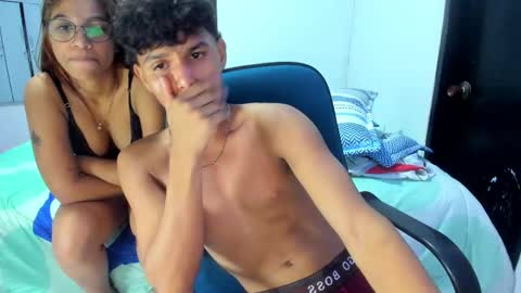 Snapshot of couple_dirty10 chatting on December 10, 1:54 am Hiraly online show from December 10, 1:54 am