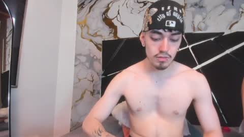 couple_in_heat_ online show from March 24, 7:41 pm