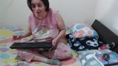 Jade   Noa online show from January 6, 1:48 pm