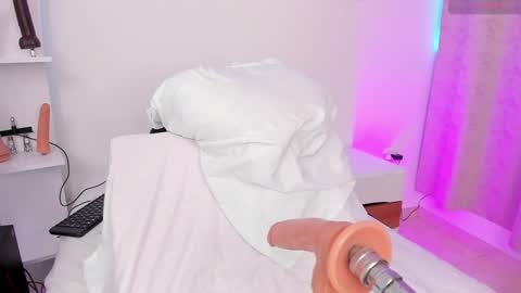 Maria  online show from January 8, 9:55 pm