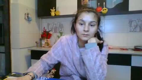 couple_p3rf3ct online show from December 18, 3:15 am