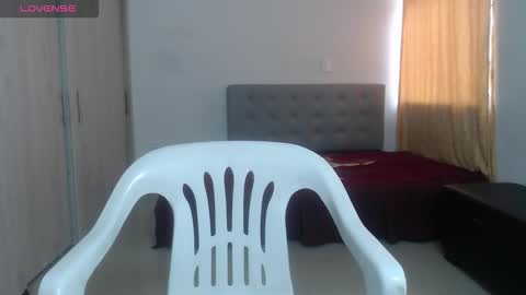  ALEJANDRO Y EMILY  online show from September 16, 1:34 pm