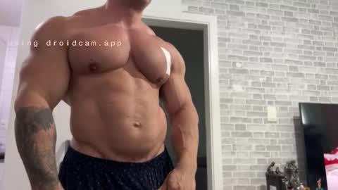 couplemuscle40 online show from March 13, 1:07 pm