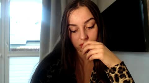 Snapshot of courtney_lux chatting on October 16, 2:29 pm Courtney online show from October 16, 2:29 pm