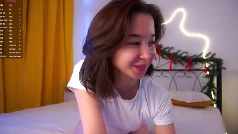 Snapshot of coventinaashfield chatting on February 15, 7:05 am Yui online show from February 15, 7:05 am