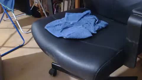 coyote017 online show from April 15, 3:19 pm