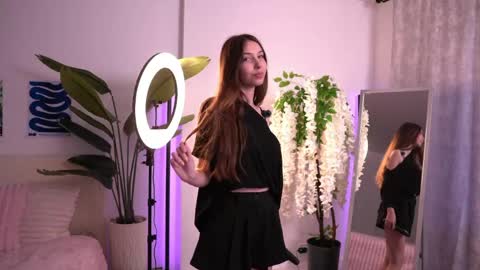 Cute Naomi online show from May 29, 4:10 am