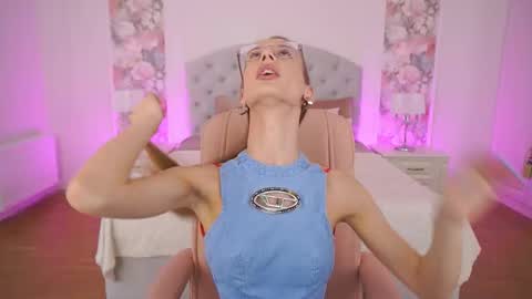 cozymell online show from February 8, 1:47 pm