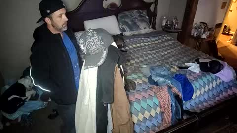 Back Woods Couple online show from February 23, 9:06 am