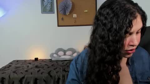 Snapshot of cracker_doll chatting on April 20, 12:46 am cracker online show from April 20, 12:46 am
