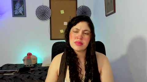 Snapshot of cracker_doll chatting on May 23, 2:06 am cracker online show from May 23, 2:06 am