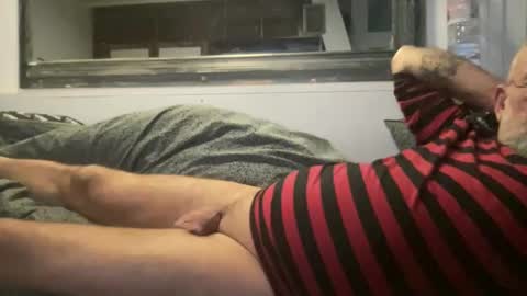 crapaud75018 online show from December 3, 10:40 pm