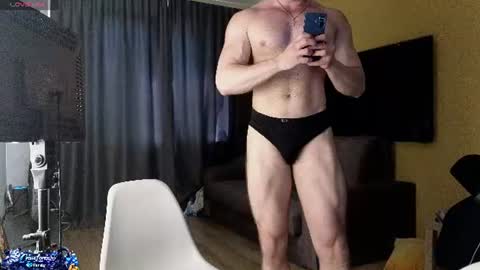 CraveLorenzo online show from June 14, 7:43 am