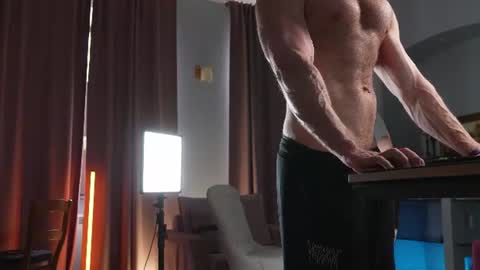 CraveLorenzo online show from June 24, 7:29 am