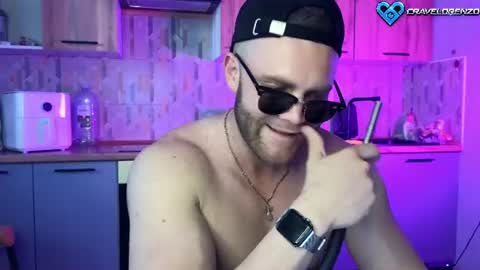 CraveLorenzo online show from August 5, 3:48 pm