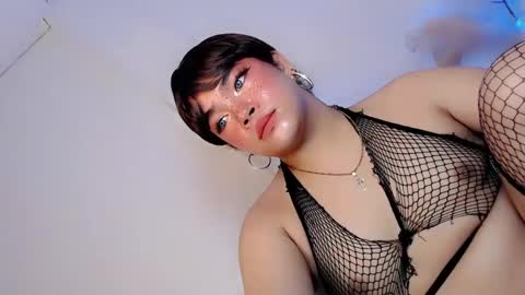 Snapshot of crazy_vixen chatting on March 10, 6:12 pm Hot Ayisha online show from March 10, 6:12 pm