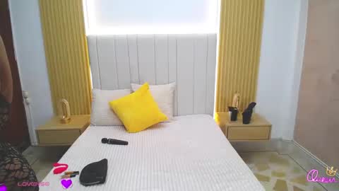 Snapshot of crazybigass chatting on April 5, 12:13 pm Sara online show from April 5, 12:13 pm