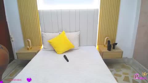 Snapshot of crazybigass chatting on April 14, 1:17 pm Sara online show from April 14, 1:17 pm