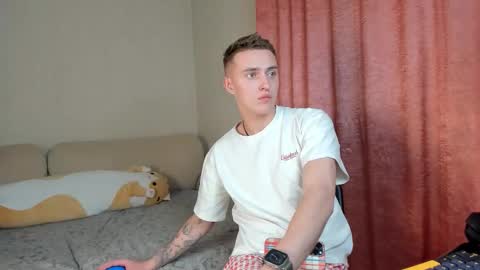 Alex online show from November 1, 6:32 pm