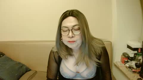 Snapshot of crazychika chatting on March 1, 8:42 pm Kelly   online show from March 1, 8:42 pm