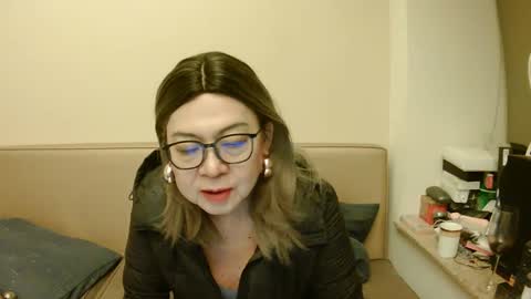 Snapshot of crazychika chatting on March 5, 8:21 pm Kelly   online show from March 5, 8:21 pm