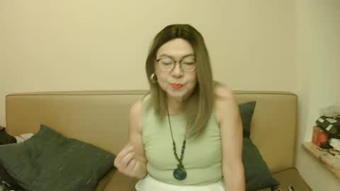 Snapshot of crazychika chatting on October 12, 3:33 pm Kelly   online show from October 12, 3:33 pm