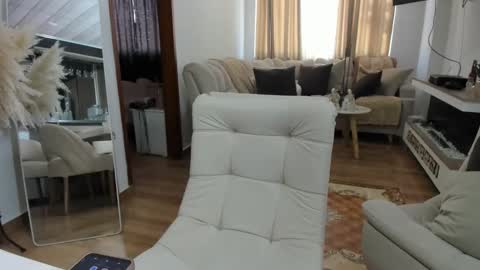 Snapshot of crazygirlsweet chatting on February 4, 12:55 pm LAURA online show from February 4, 12:55 pm