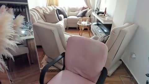 Snapshot of crazygirlsweet chatting on March 14, 5:18 pm LAURA online show from March 14, 5:18 pm