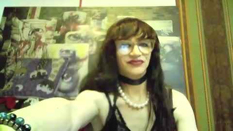 Snapshot of crazyjuny chatting on December 8, 4:57 am CrazyJuny online show from December 8, 4:57 am