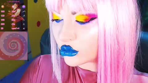 Snapshot of crazypinkyball chatting on October 19, 3:23 pm Roxy online show from October 19, 3:23 pm