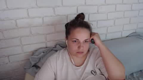 Crazyy Girl  online show from October 23, 3:00 pm