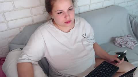 Snapshot of crazyy_girl_ chatting on June 4, 4:02 pm Crazyy Girl online show from June 4, 4:02 pm