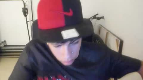 crazzy_master1 online show from May 31, 4:20 am
