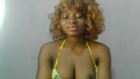 Snapshot of creamy_babyx chatting on June 17, 7:26 pm Creamy babyx online show from June 17, 7:26 pm