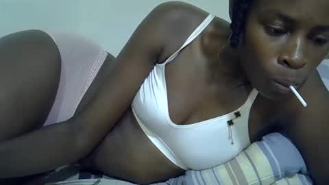 Snapshot of creamy_pussie chatting on May 3, 2:56 pm creamy_pussie online show from May 3, 2:56 pm
