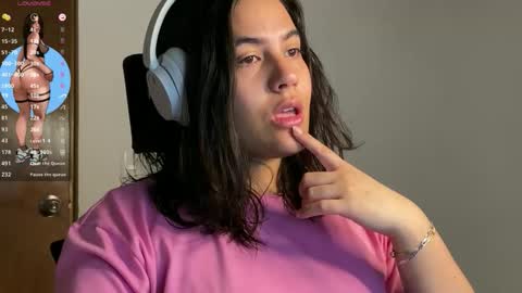 Snapshot of creamy_zamy chatting on December 14, 3:12 am Your Indie Cream Dream online show from December 14, 3:12 am