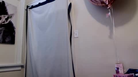 CreamyExotica online show from February 14, 3:05 pm