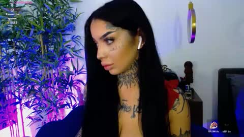 Sophie online show from November 28, 7:55 am