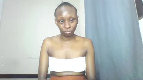 Snapshot of creamypitches chatting on November 2, 6:10 pm creamy pussy online show from November 2, 6:10 pm