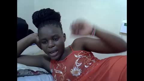 Snapshot of creamyypussyy chatting on November 1, 9:22 am creamyypussyy online show from November 1, 9:22 am