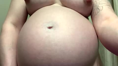 Snapshot of creative_k chatting on February 9, 5:00 am Breed me daddy online show from February 9, 5:00 am