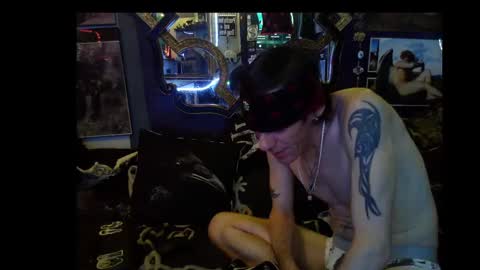 Snapshot of crescentx chatting on March 1, 10:31 pm Damien Mourningstar online show from March 1, 10:31 pm