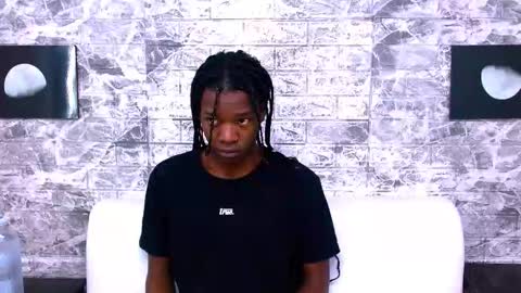 CriisBrown  online show from November 25, 11:10 am