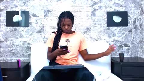 CriisBrown  online show from November 26, 11:11 am