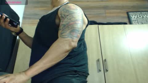 Snapshot of cris_angel01 chatting on February 2, 11:03 pm Cris online show from February 2, 11:03 pm