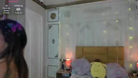 Snapshot of cris_milk chatting on July 27, 7:21 pm Cris Milk online show from July 27, 7:21 pm